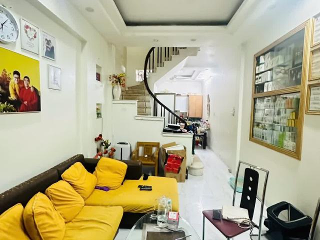 GẤP! Bán nhà Đội Cấn, ngõ thông KD ba gác, dân xây BTCT 40m2*4T