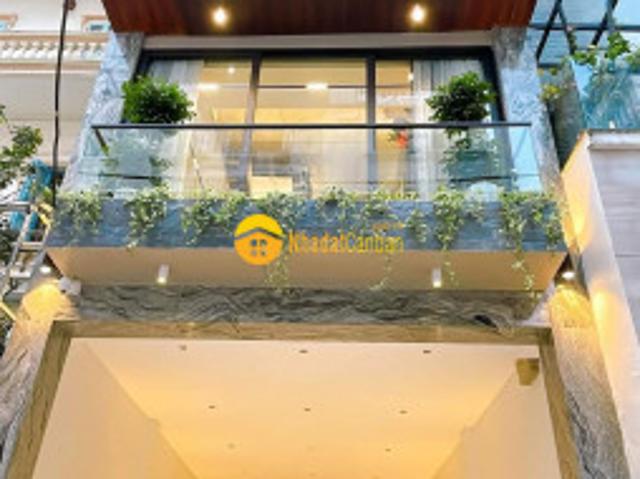 Gấp, bán nhà ngõ 438 ngọc thụy, long biên, 50m2, 6 tầng, gara, ô tô, thang máy, full nội thất