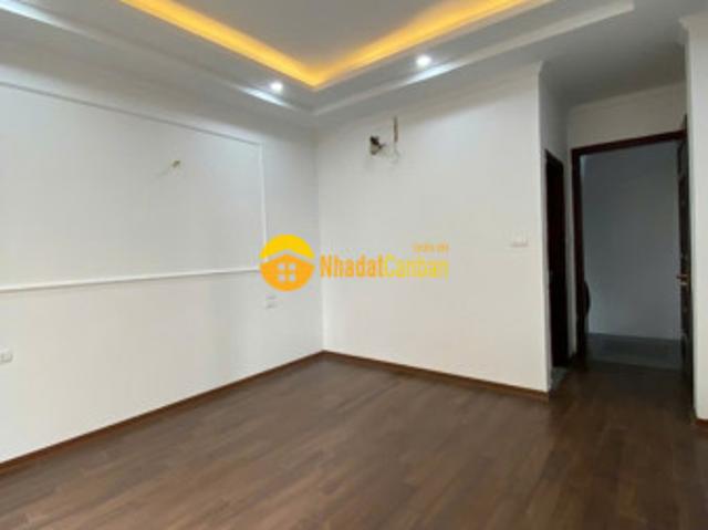 Gấp, bán nhà ngõ 438 ngọc thụy, long biên, 31m2, 5 tầng, phân lô, ô tô, chỉ 5 tỷ