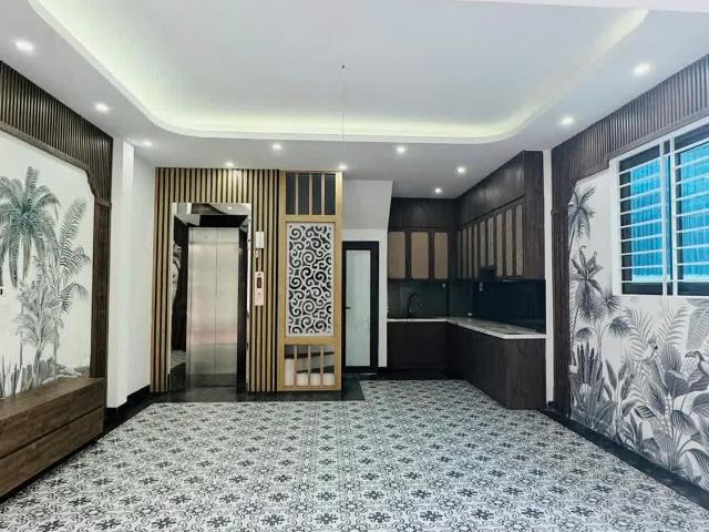 Gấp. Bán Nhanh Nhà Phố Ngô Gia Tự 40m2 6T Thang Máy, Ô Tô Vào Nhà, Lô Góc 8. X Tỷ