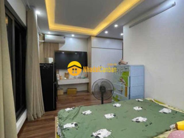 Gấp nhà đẹp đầu ngõ trương định, hbt giá 9 tỷ, 35m2x5t, ngõ gần