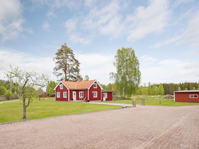 Gård till salu i Skövde Ulvåker Banhem | Länsförsäkringar Fastighetsförmedling