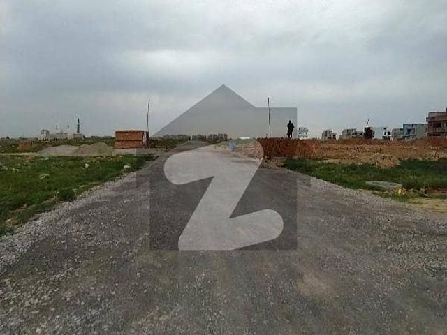 G 14/1 Ideal Location Clear Land 35x70 Plot For sale