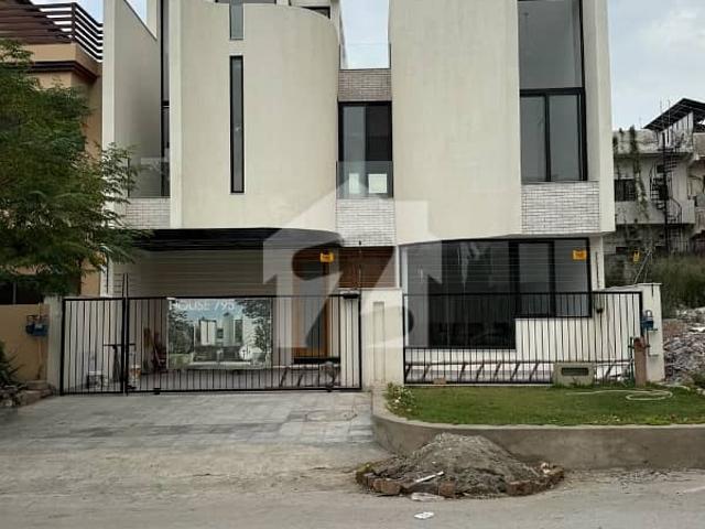 G 14/4 Size 35x70 10 Marla brand new house for sale beautiful location