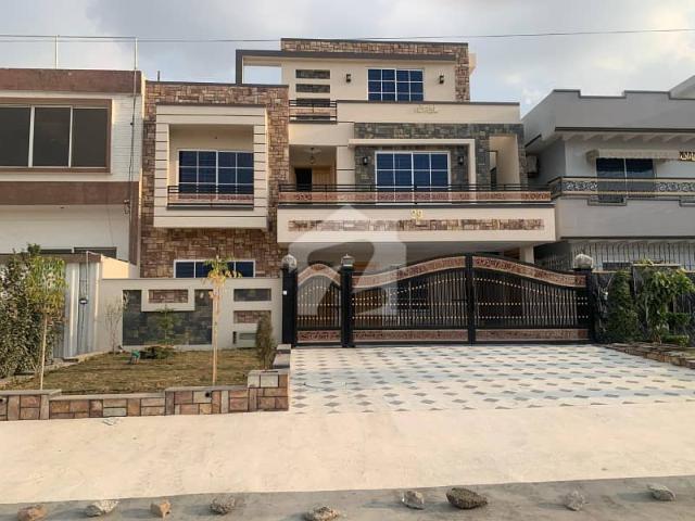 G 14/4 Street No 2 PLOT NO 1335 Pindhi Face Size 40x80 = 356Yd Prime Location Plot Very Reasonable Price Contact Only Serious Buyers Negotiable Price
