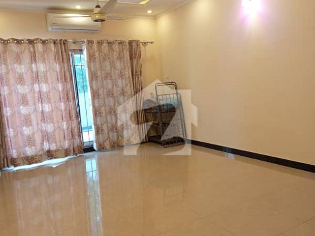 G 10/1 size 42x80 Main Double road 8bed 8bath 2dd 2kitchen