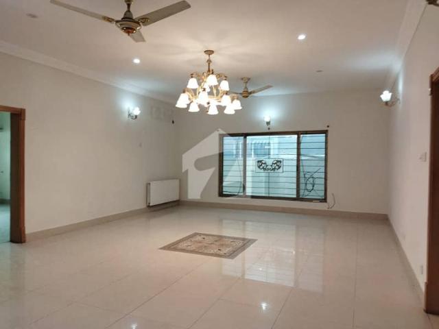 G 10/2 Investor Price House For Sale 4000 Square Feet