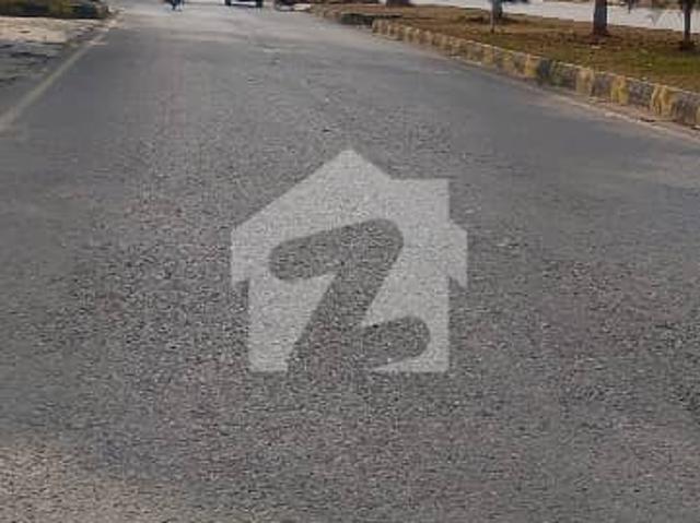G 10/2 plot 50+80 corner extra land for sale