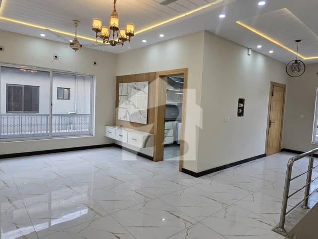 G 10 Beautiful Double Storey House 5 Bedroom Near Park Available For Rent