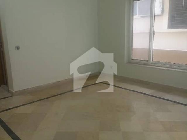 G 10 /2 50*90 Old House Available On Beautiful Location