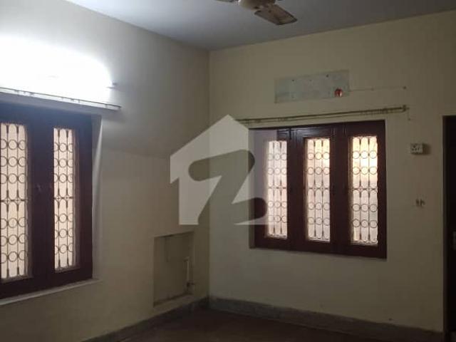 G 10, 35x70, 6 Bed 2 Kitchen House For Sale