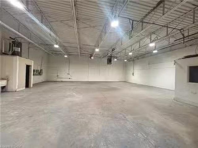 G 1160 Blair Road, Burlington, ON, L7M 1K9 commercial for le.
