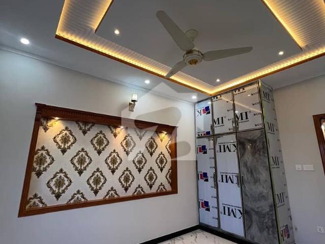 G 11 House For Sale 30x60