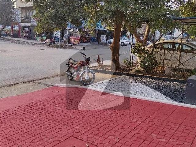 G 11 Real Pics Size 30 60 Beautiful House Big Wide Street Near Market And Main Double Road G 11/1