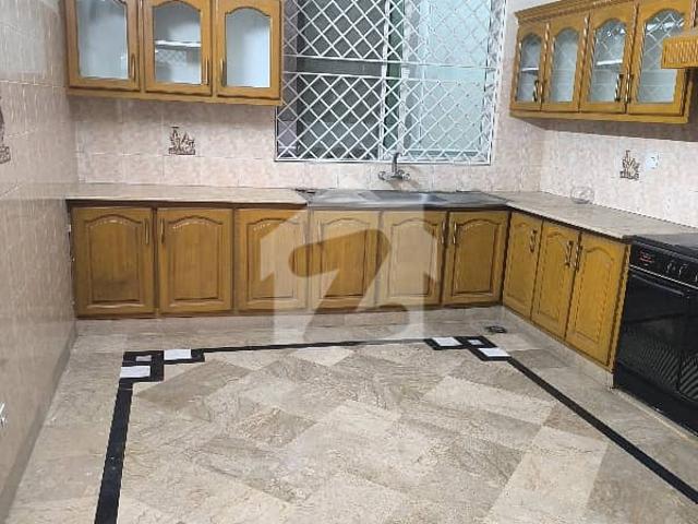 G 11 Upper Portion Sized 500 Square Yards Is Available