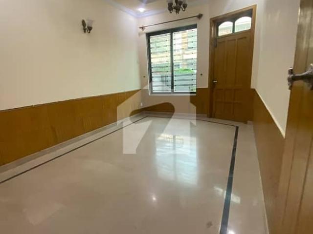 G 11 Used House 30*60 House For Sale