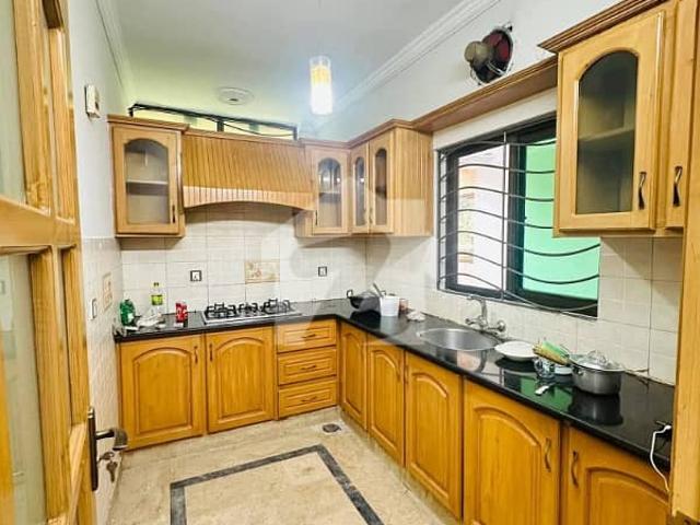 G 11, 30x60 Full House 5 Beds 2 Kitchen