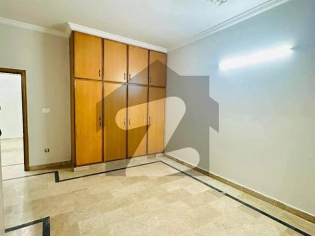 G 11, 30x60 Full House 5 Beds 2 Kitchen G 11