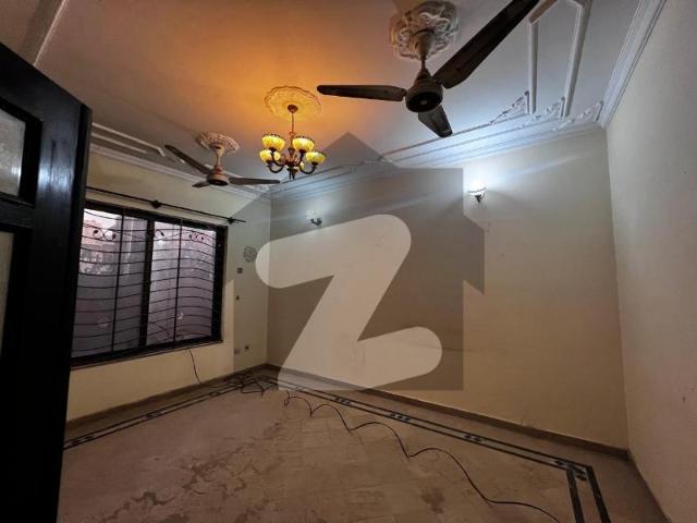 G 13 Used House 30*60 8 Marla For Sale G 13