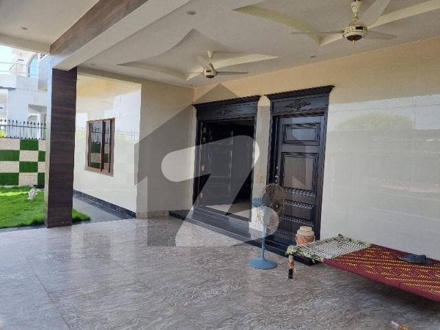 G 13 500 Square Yard Main Location 6 Bed House Available For Sale