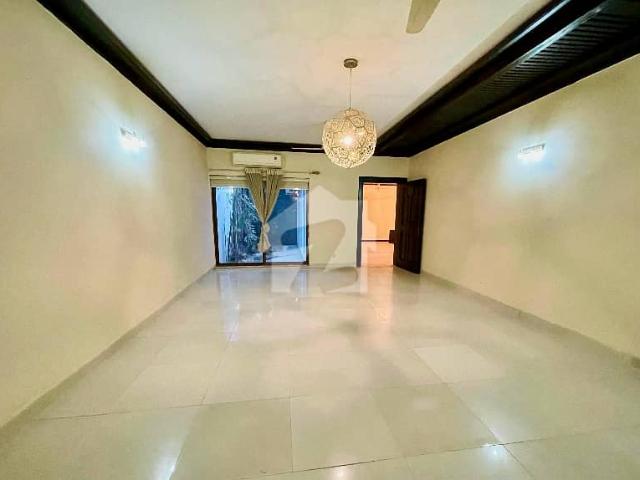G 6 House For Sale Swimming Pool