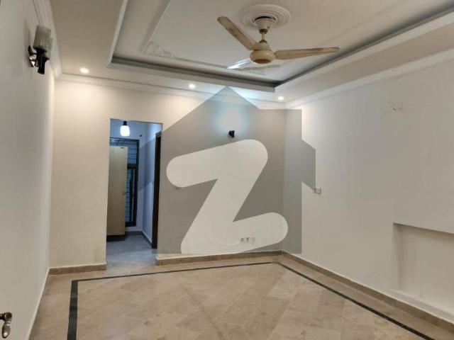 G 8 Markaz Family Aur Bachelor Ke Liye Available Hai G 8 Markaz