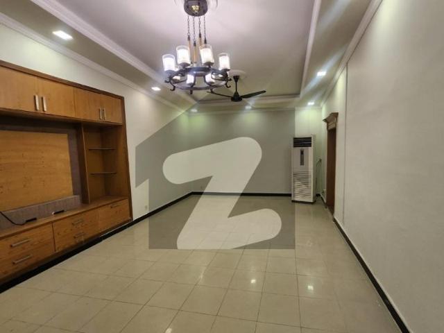 G 9/1 House Sized 3200 Square Feet Is Available G 9/1