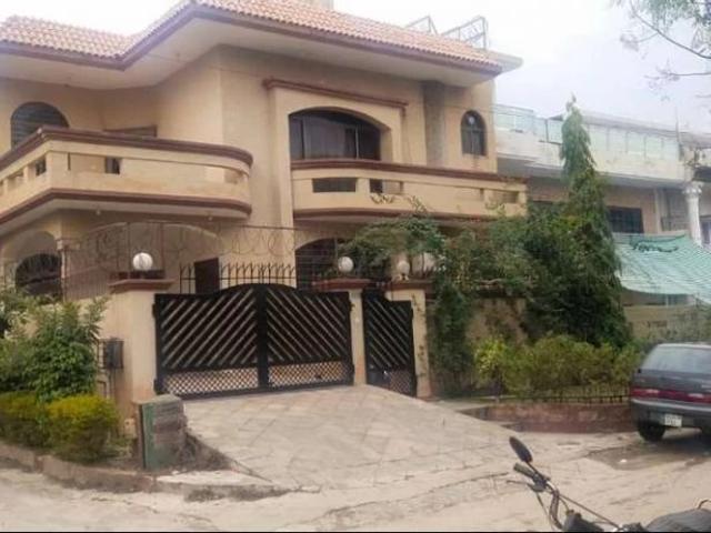 G 9/2 CDA Sector Islamabad Street 1 House No= Size 35*70 Corner Hous Islamabad G 9 ID 39487