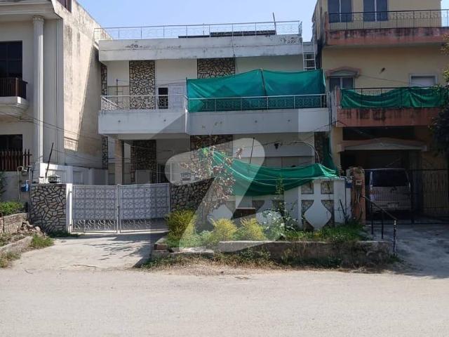 G 9/3 Prime location 6.67 mrlas House for Sale