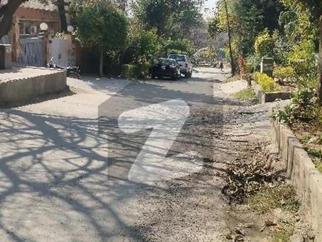 G 9 House For Sale At Reasonable Price 70Ft Street G 9
