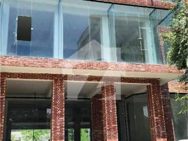 G 9 New 14,000 Sqft Plaza Lift Parking Available On Rent