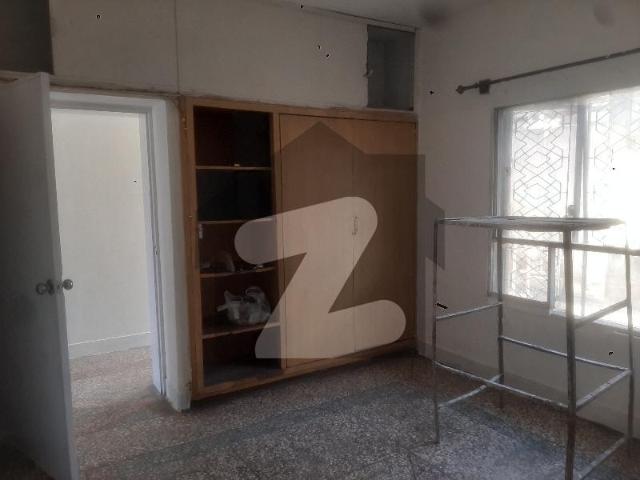 G 9 Top Location Corner House For Sale G 9/4