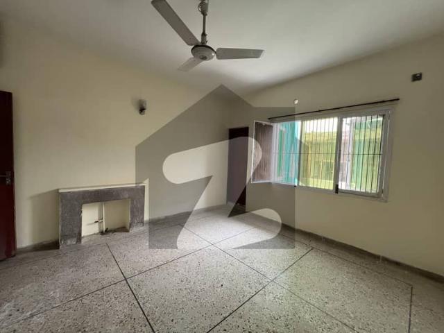 G 9 Upper Portion 2 Bed 2 Bath Drawing Room