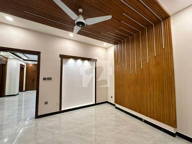 G 9 Upper Portion Available For Rent