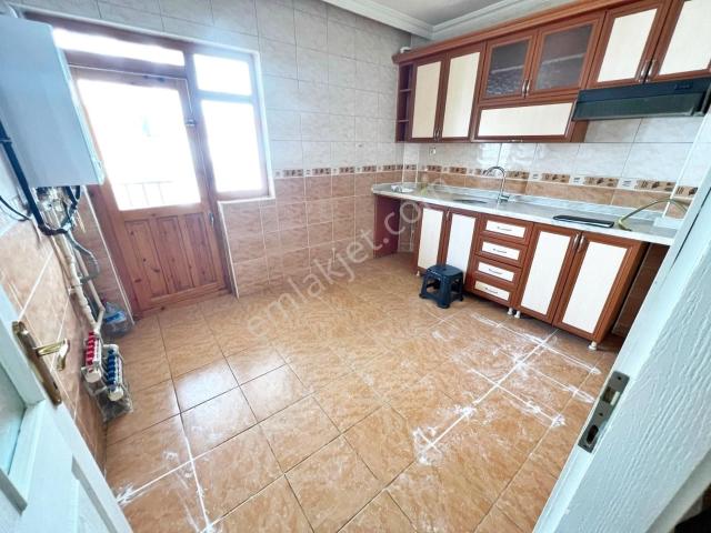Gamze Emlak'tan Malazgirt'te 125m² Çift Geniş Balkonlu Ara Kat!