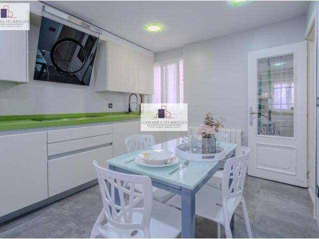 Gamarra Iturregui Consultores Inmobiliarios vende Piso reformado con licencia turística cerca al Pue