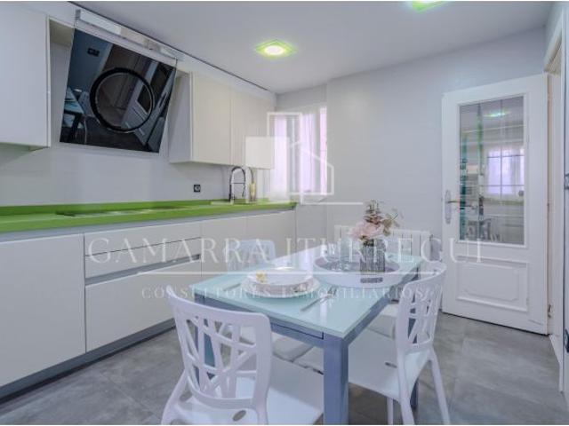Gamarra Iturregui Consultores Inmobiliarios vende Piso reformado con licencia turística cerca al Pue