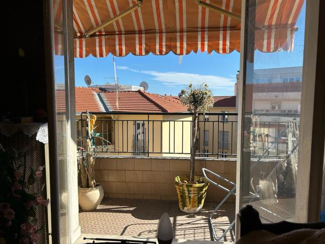 GAMBETTA 3/4 PIECES 97M2 ETAGE ELEVE TERRASSE