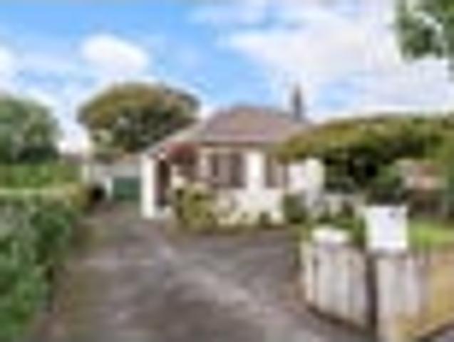 FINAL WEEK! Deceased Estate Charming Bungalow