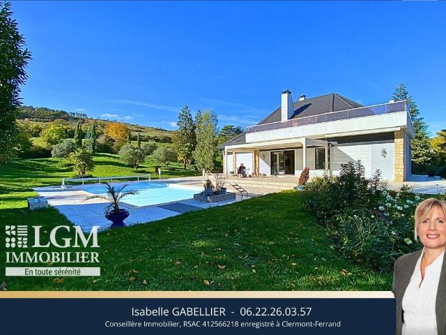 GANNAT 03800, Propriété atypique d'architecte 288 m2 avec grand parc et piscine