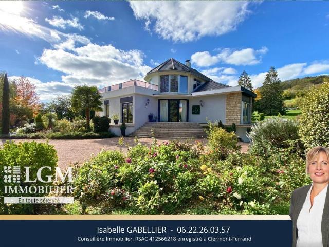 Gannat 03800 – Villa contemporaine de 288 m² avec parc, pi. 288m² Gannat