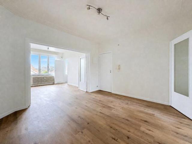 GANSHOREN: Beautiful 1 bedroom apartment with terrace