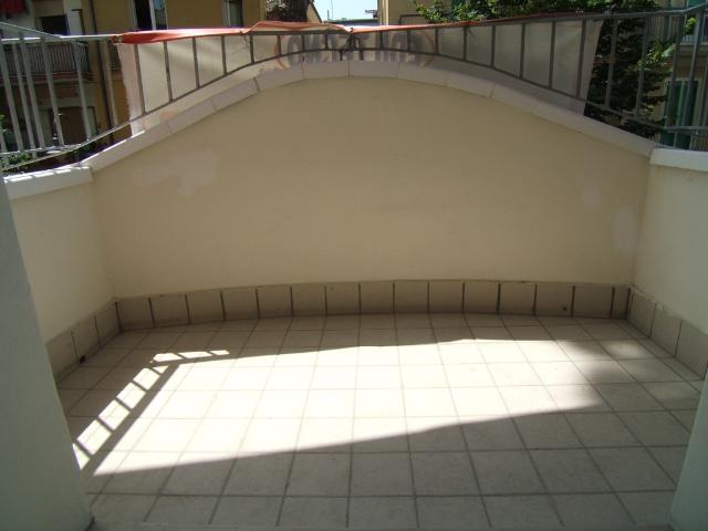 Gabicce Mare ZONA MARE AFFITTASI APPARTAMENTO COMPLETAMENTE ARREDATO