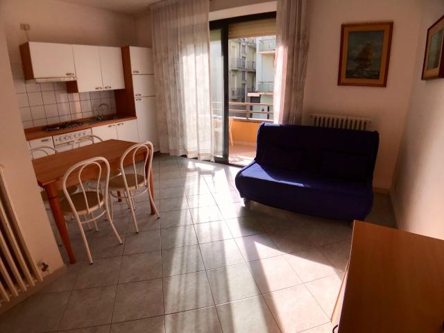 Gabicce Mare ZONA MARE AFFITTASI APPARTAMENTO COMPLETAMENTE ARREDATO