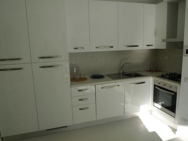 Gabicce Mare ZONA MARE AFFITTASI APPARTAMENTO COMPLETAMENTE ARREDATO CON GIARDINO PRIVATO