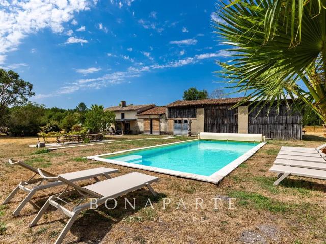Gaillan En Médoc: Ancienne Ferme De 10 Hectares À 7 Kms Des. 254m² Gaillan en Médoc