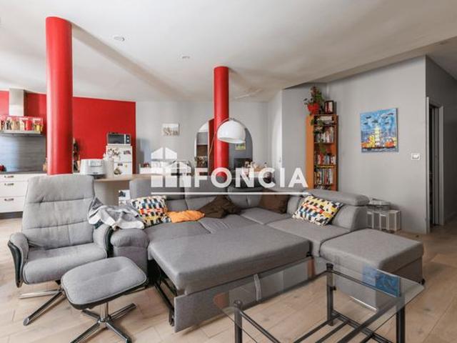 Gaillard: T3 traversant 75 m²