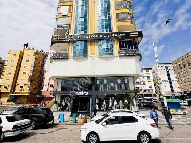Galatadan Satılık Şehrin Göbeğinde Lüx Ofis