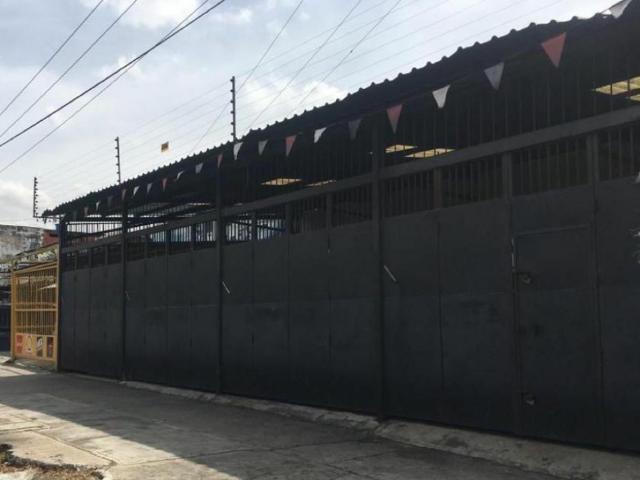 Galpón de 412 mtrs2 en Los Samanes