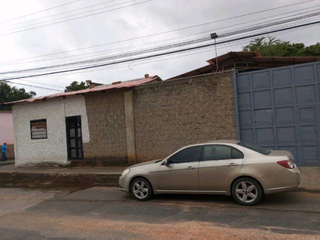 GALPÓN EN VENTA EN EL SECTOR PEREFERICO DE LA CANDELARIA YE. 10002719